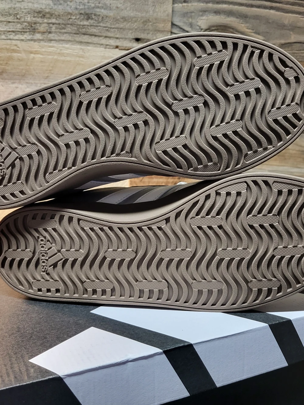 *NEW* Adidas VL Court 3.0 Silver Metallic Gum JQ7315 Women's Size 10 with Box